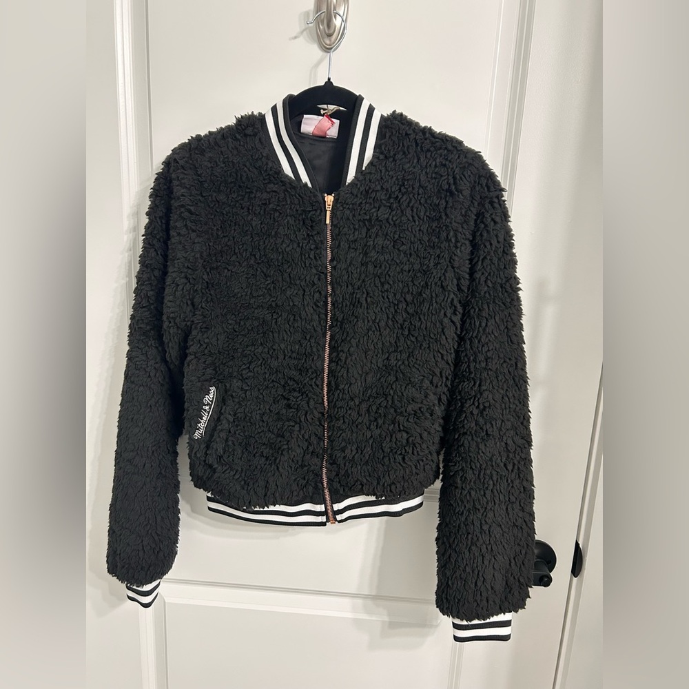 Mitchell & Ness Branded The Cozy Bear Jacket